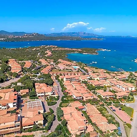 Hotel Baia De Bahas 3*